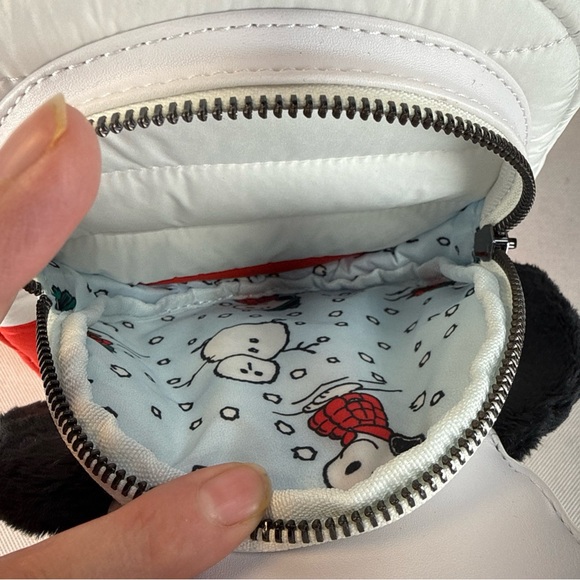 Loungefly Peanuts Snoopy Puffer Winter Mini Backpack Winter Holiday Bag NWT - Picture 8 of 16